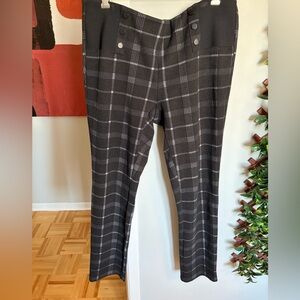 38. Tristan Woman’s pull-on Black and Gray Plaid Pant size xl